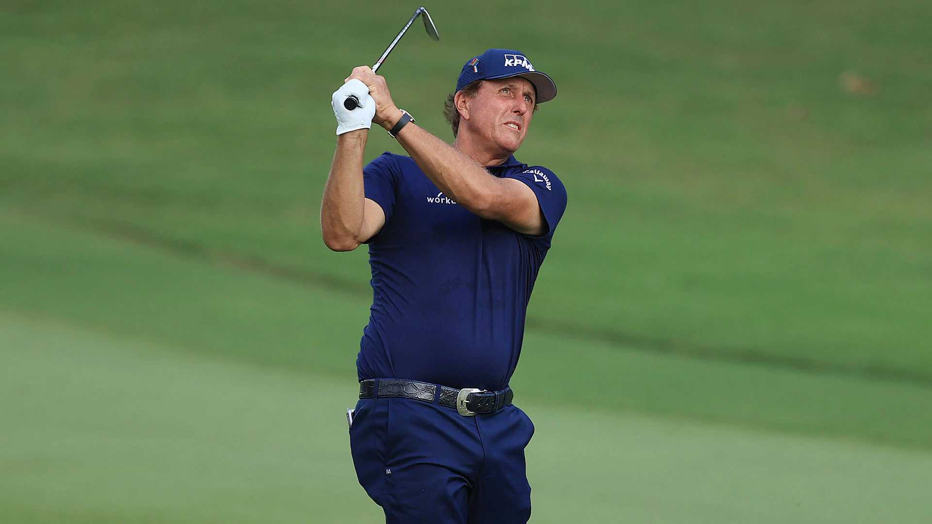Phil Mickelson looking for ‘hot round’ Saturday in Memphis