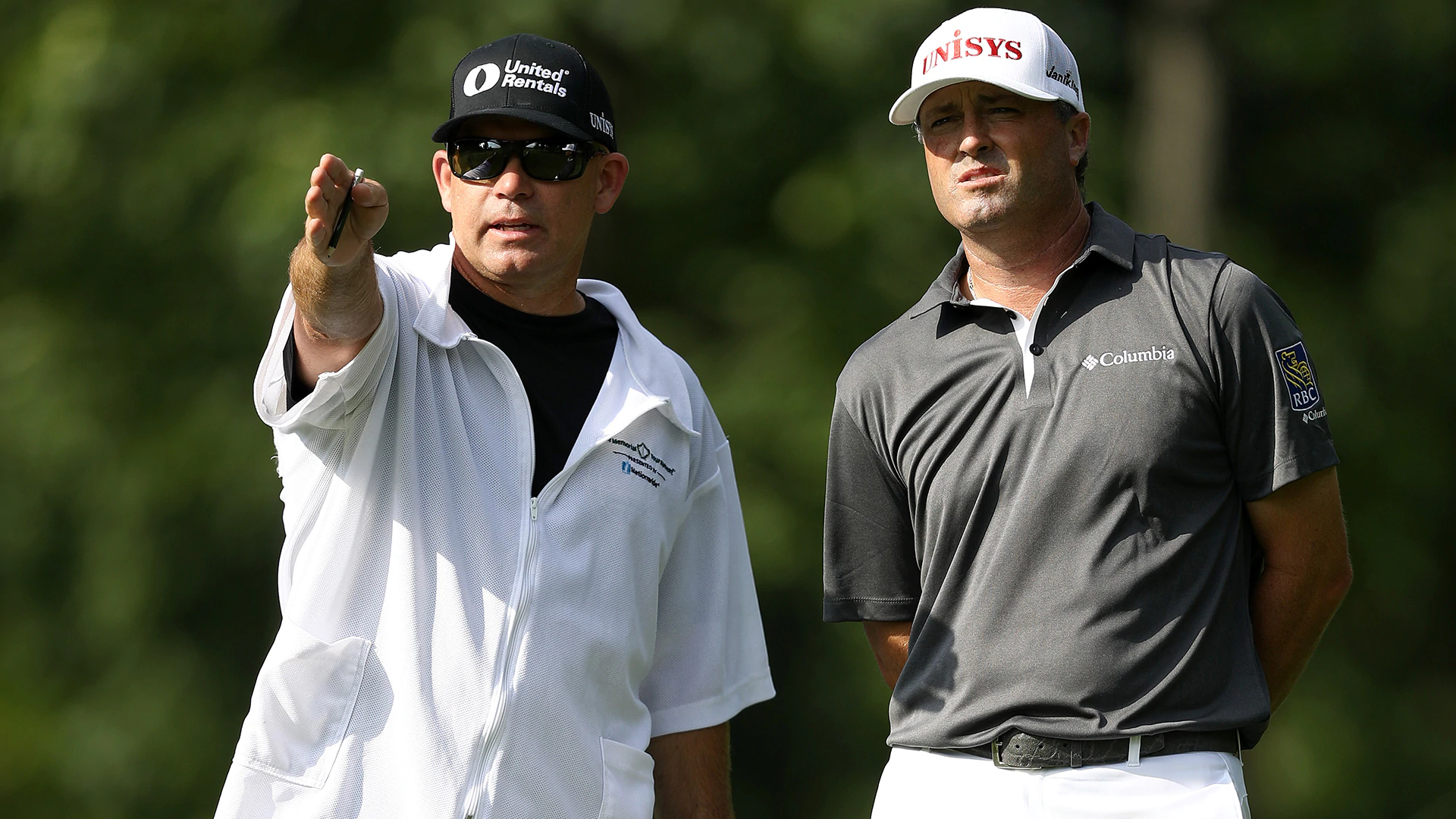 After early exit last week, Ryan Palmer (67) back and contending with old putter