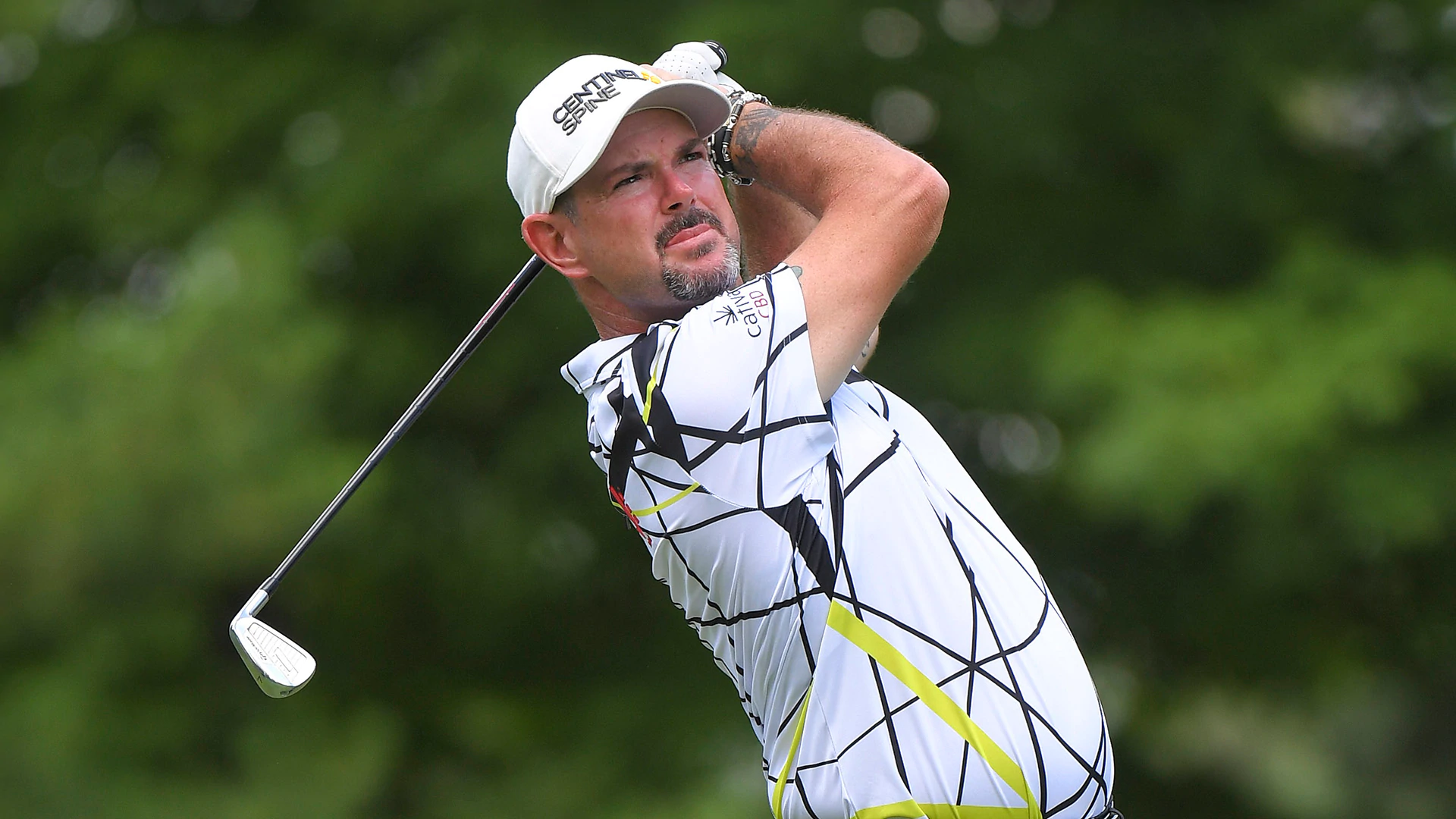 Watch: Rory Sabbatini makes birdie-3, only hits the ball twice