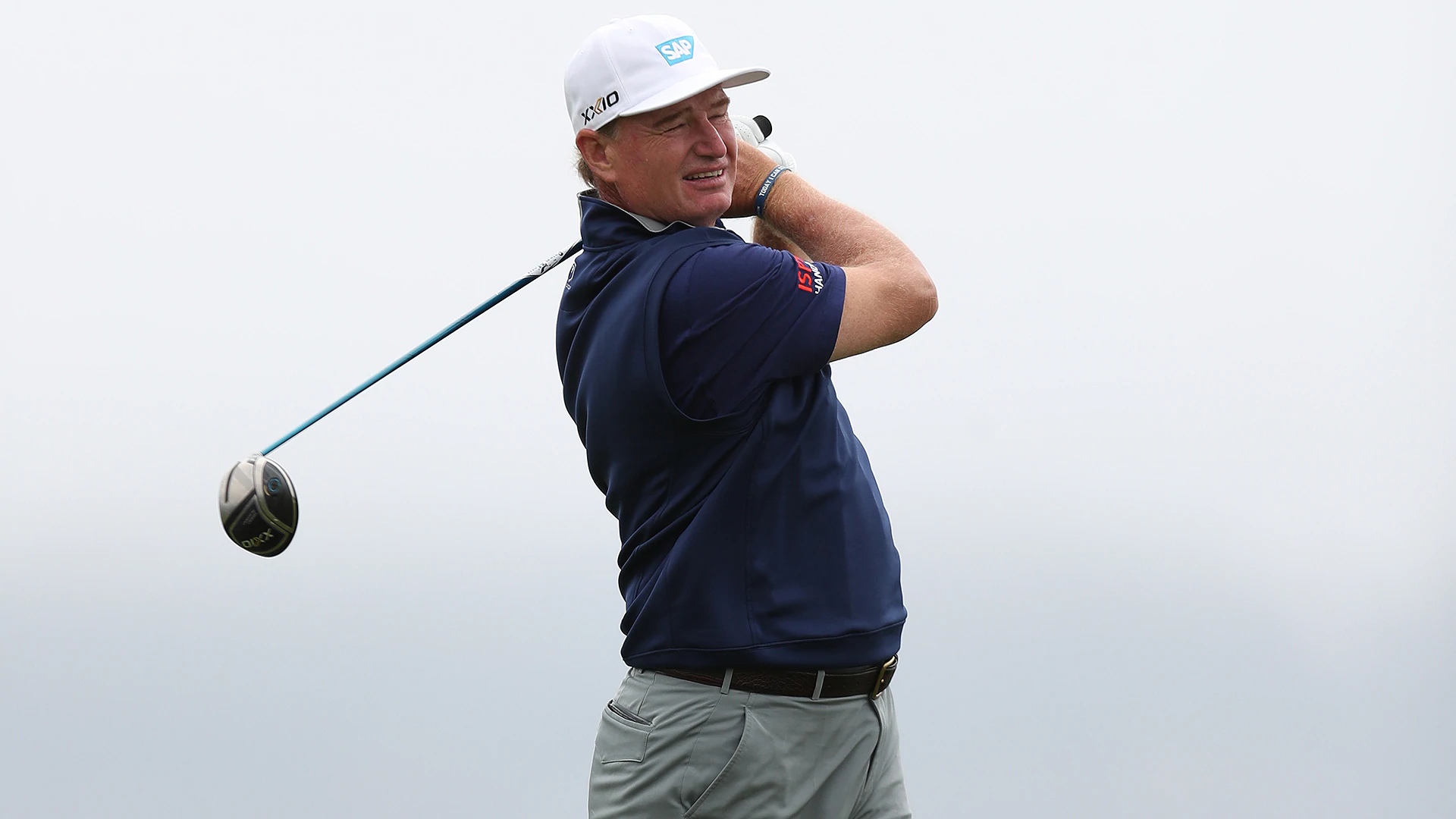 Ernie Els grabs lead at Pebble Beach with Furyk, Couples, Goosen two back
