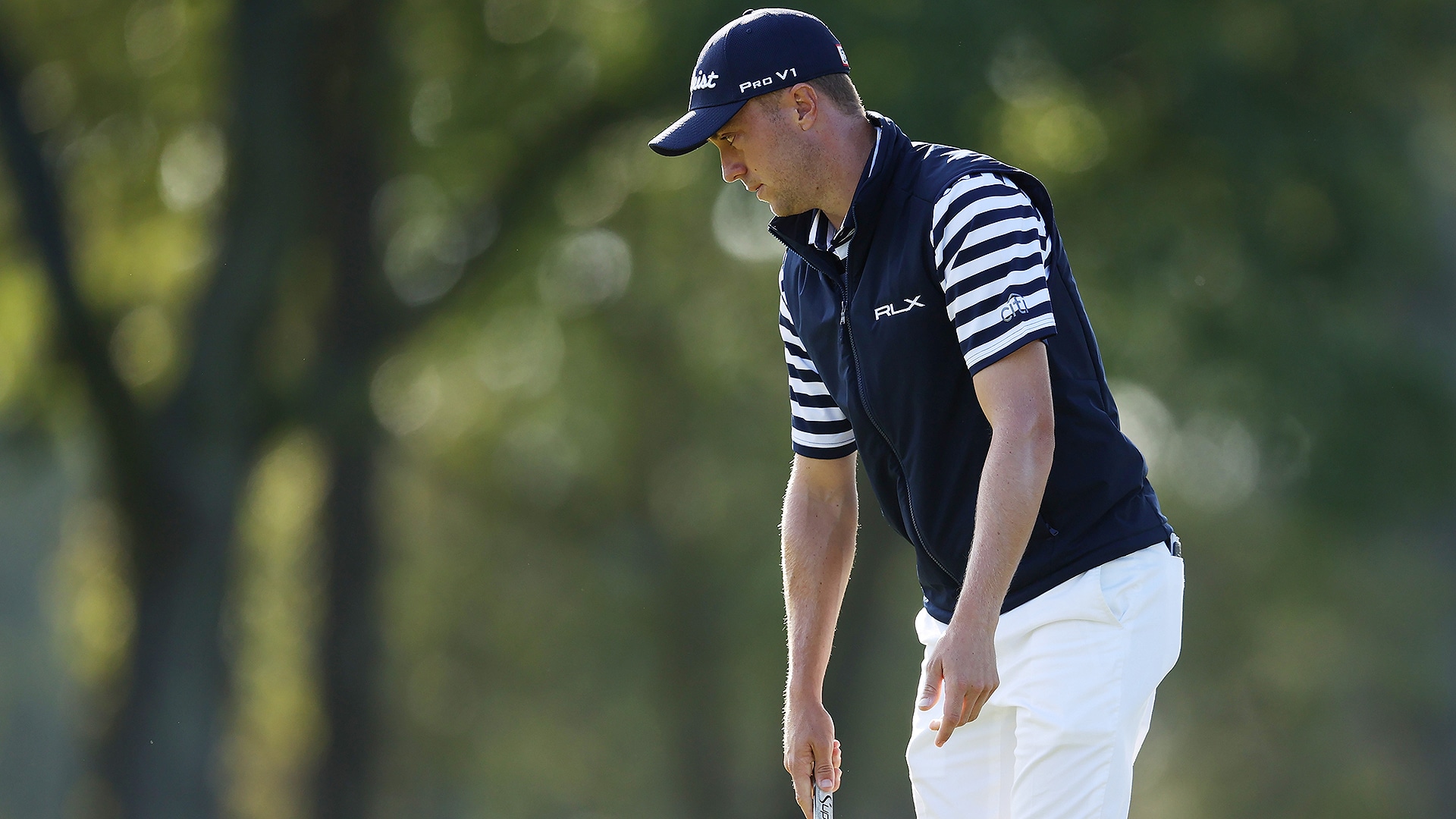 Justin Thomas fights through bad stretch on Friday to stay in contention at U.S. Open