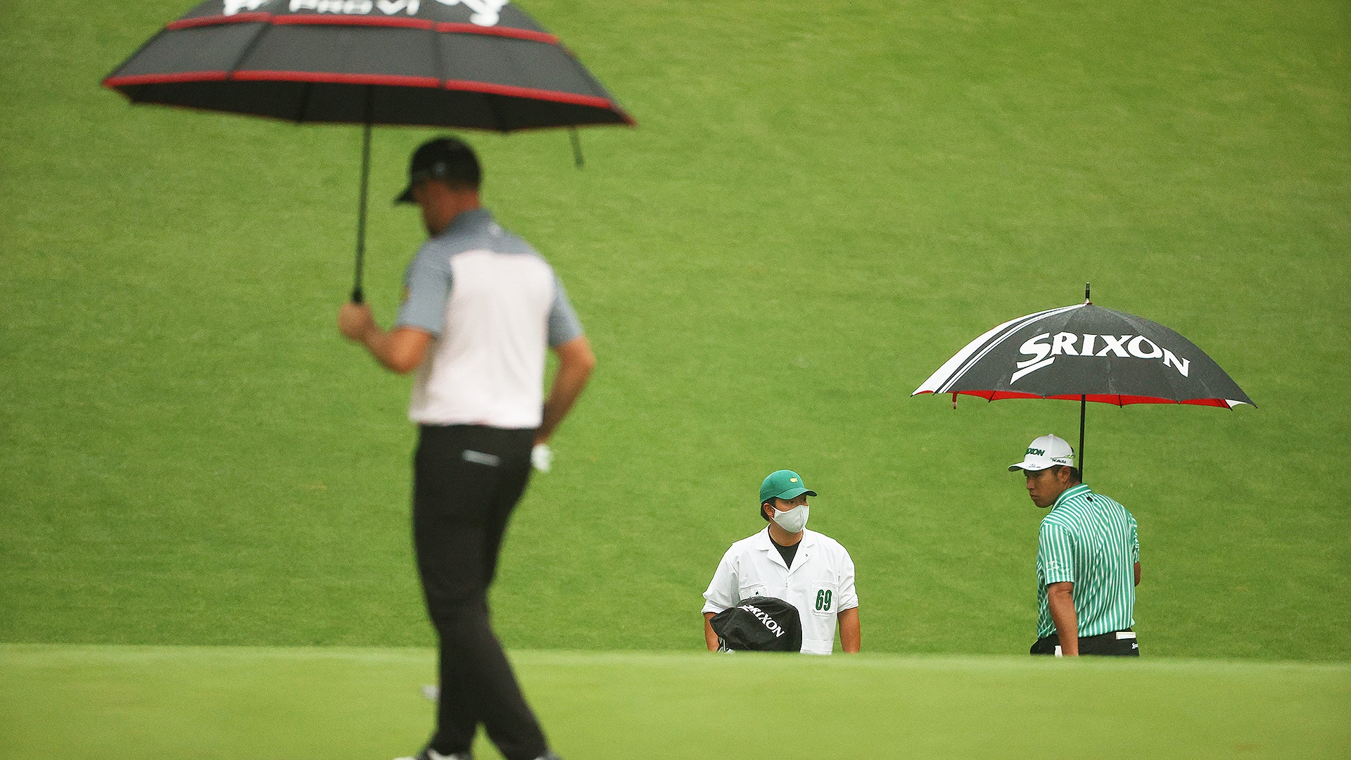 After just 25 minutes, first round of Masters suspended because of weather