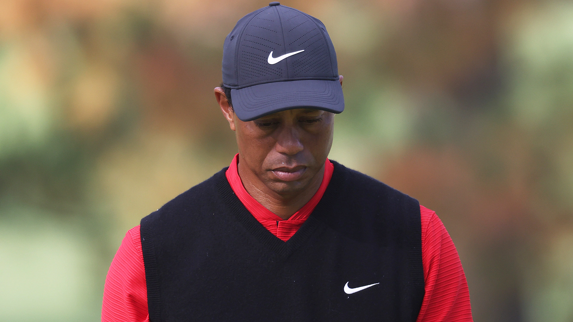 Tiger Woods makes 10 on par-3 12th in final round of Masters Tournament