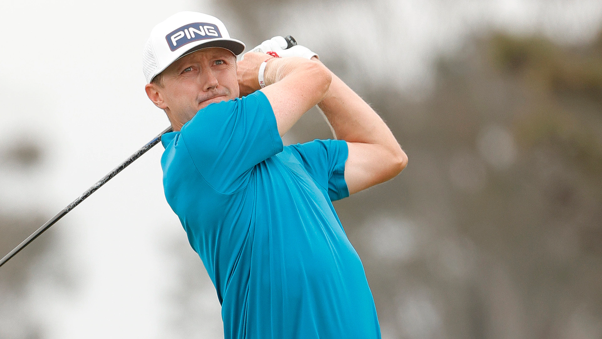 Mackenzie Hughes gets worst break of 2021 U.S. Open when ball gets stuck in tree