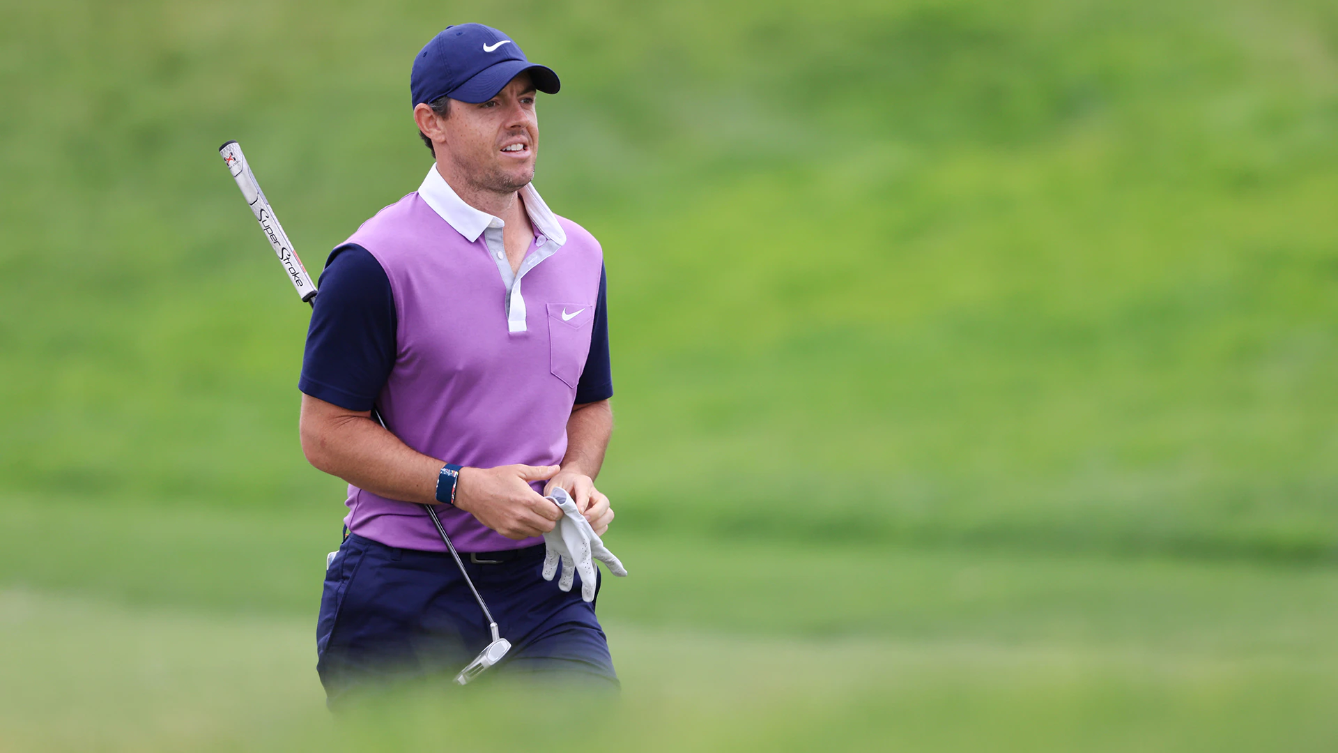 Watch: Rory McIlroy within striking distance of U.S. Open lead after chip-in birdie