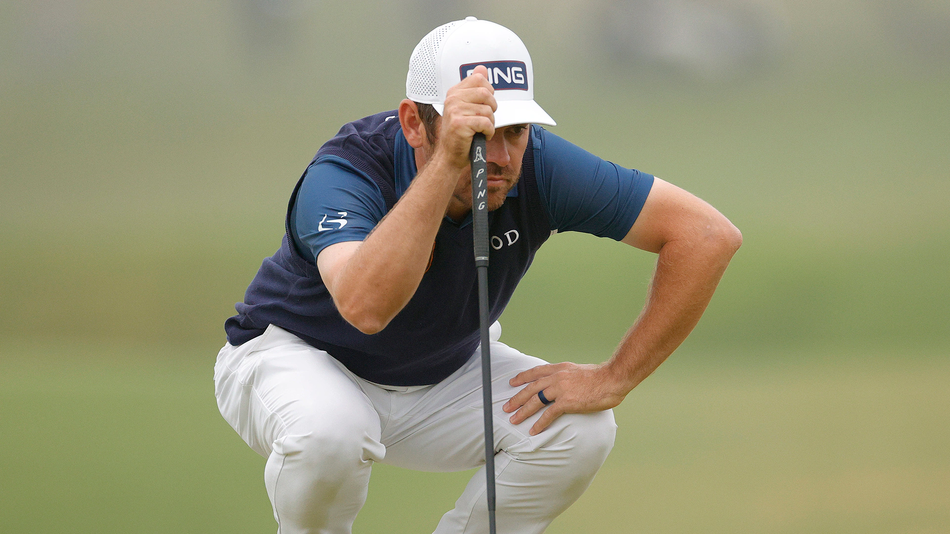 Louis Oosthuizen (67) wakes up early, grabs share of U.S. Open lead entering Round 2