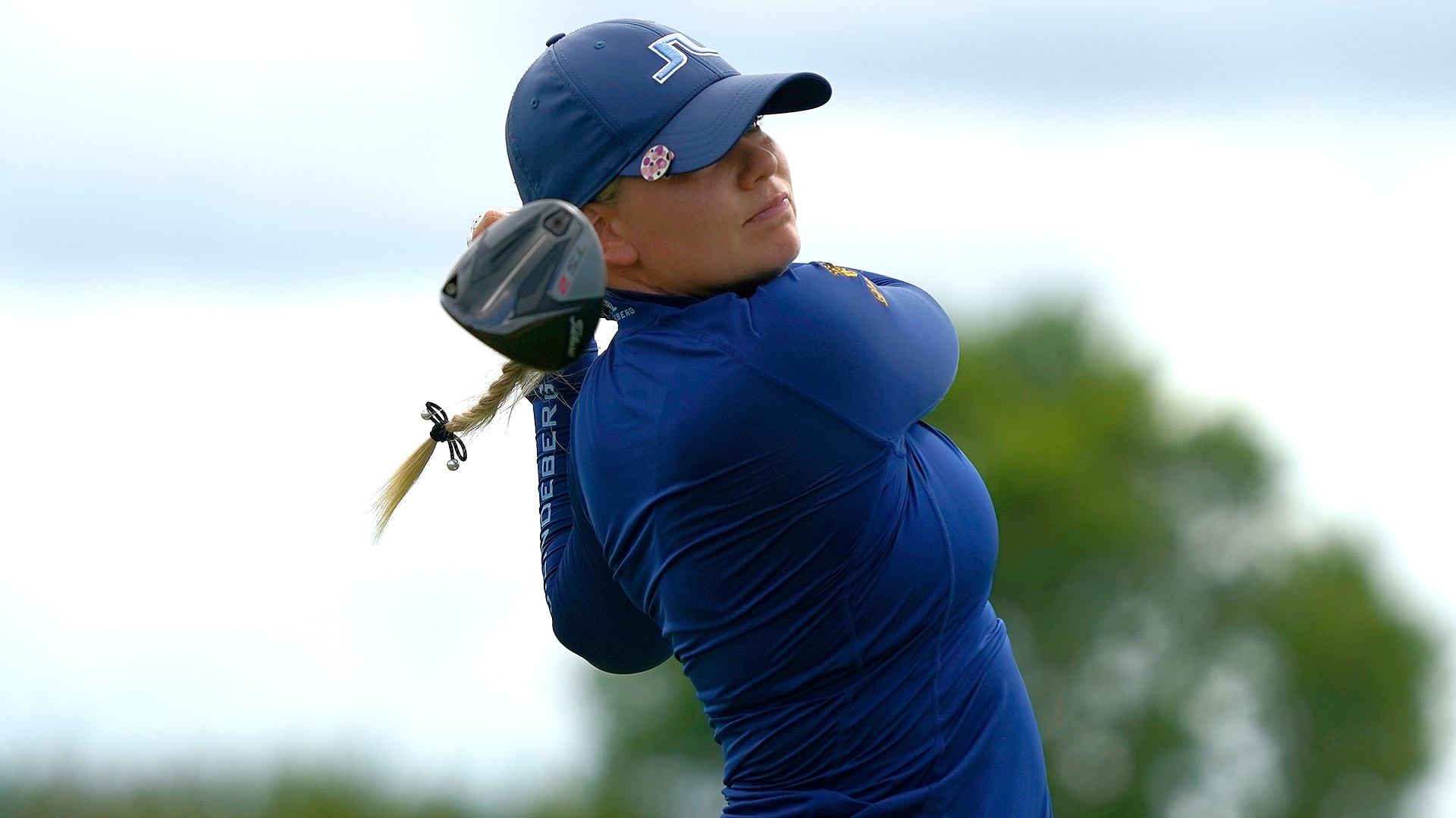 Matilda Castren leads weather-plagued Volunteers of America Classic