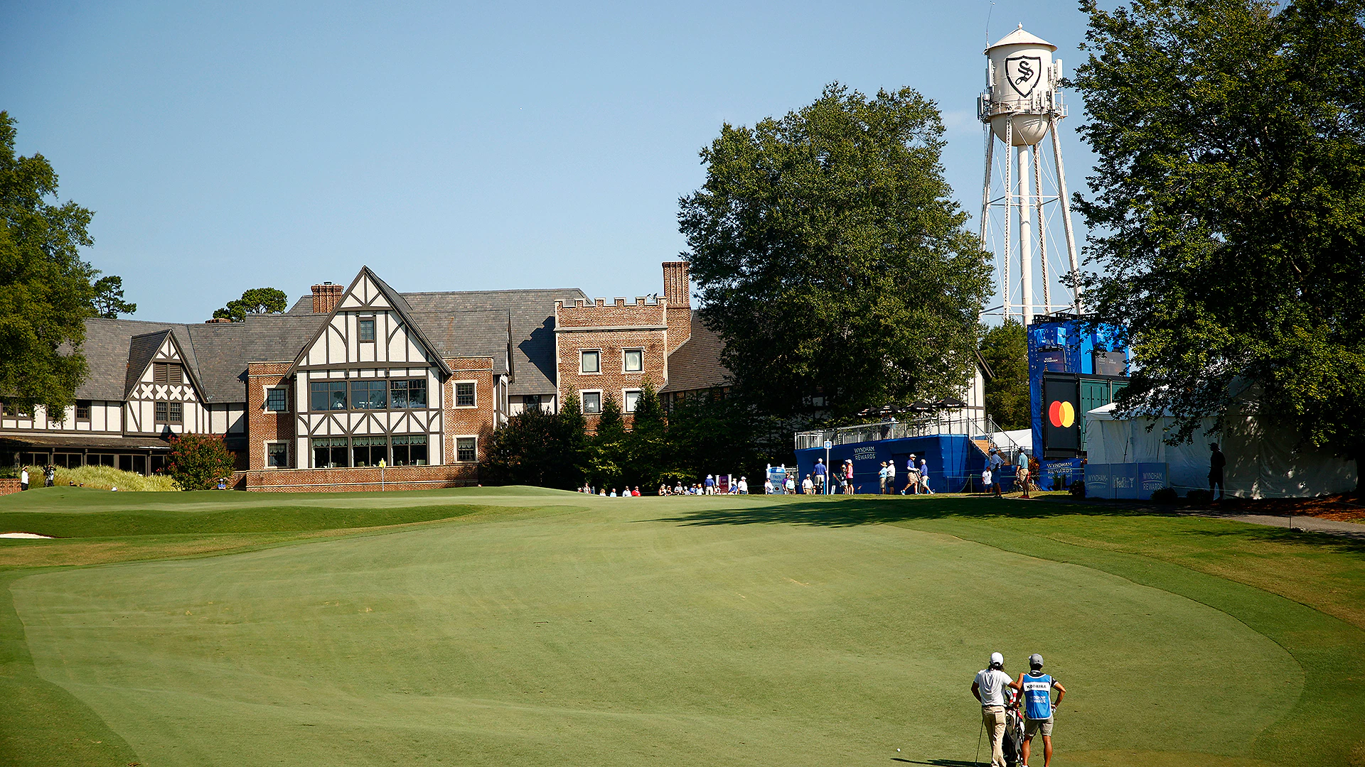 Weather threat pushes up tee times for final round of Wyndham Championship