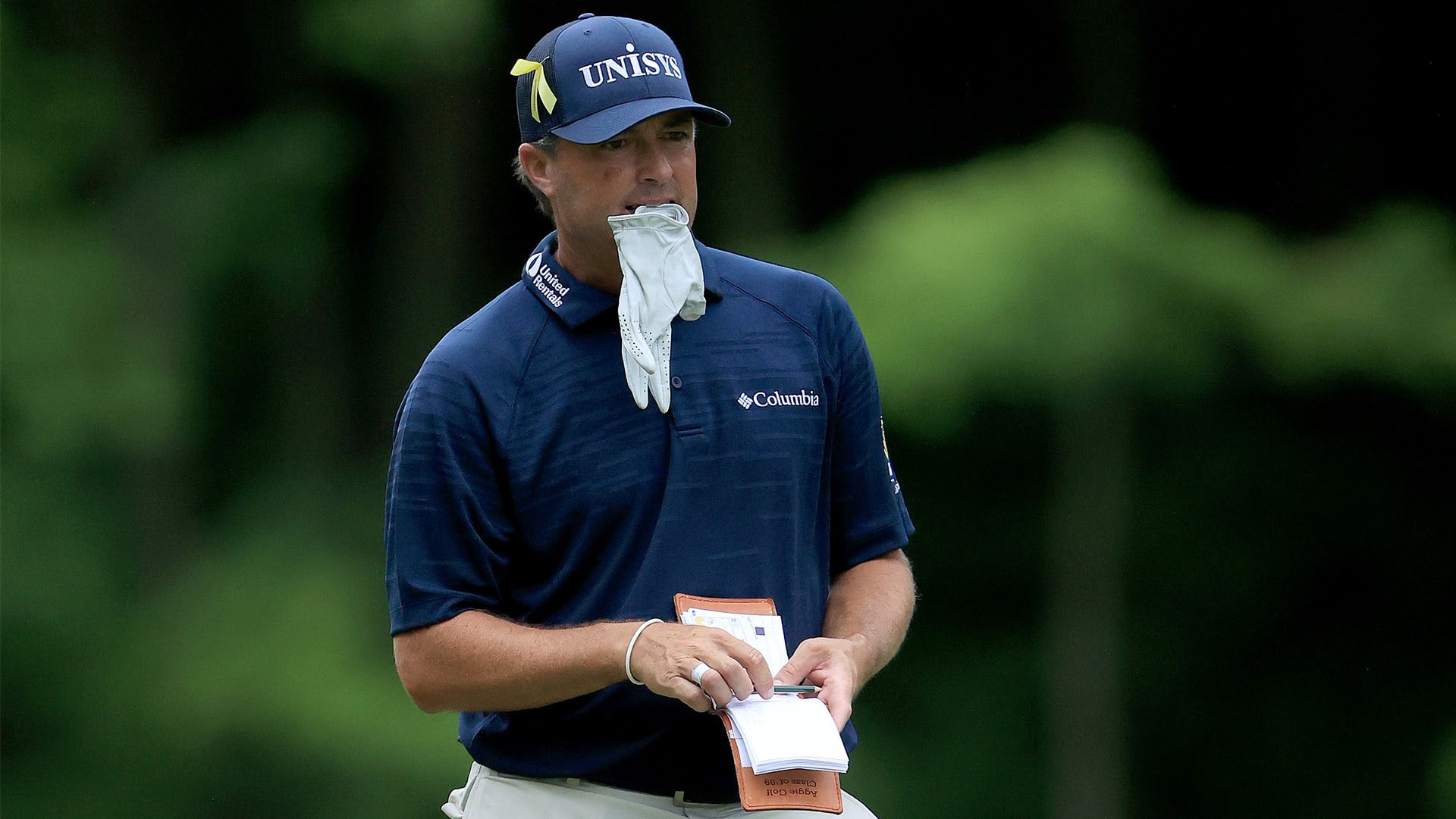 Watch Ryan Palmer plays bunker shot with putter at BMW Championship