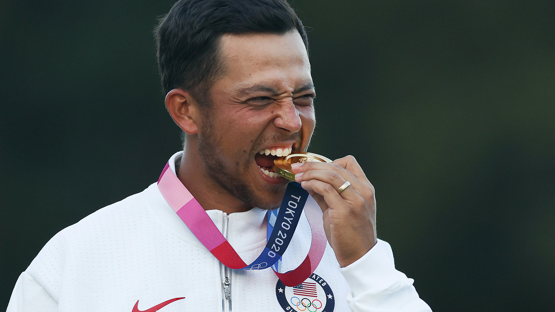 Xander Schauffele reunited with gold medal, before Dad gets it back