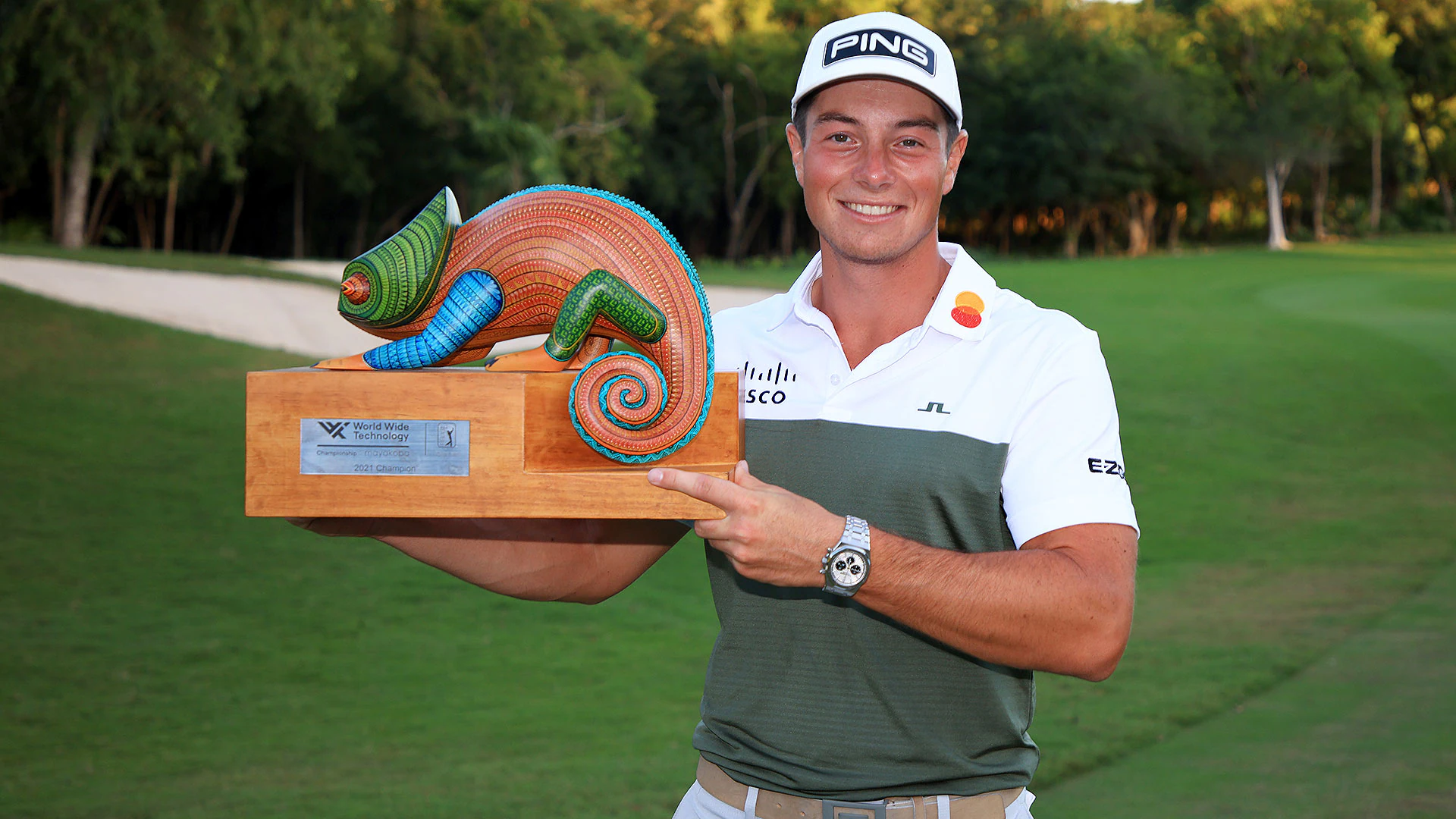 Viktor Hovland cruises to four-shot, repeat victory in WWT Championship