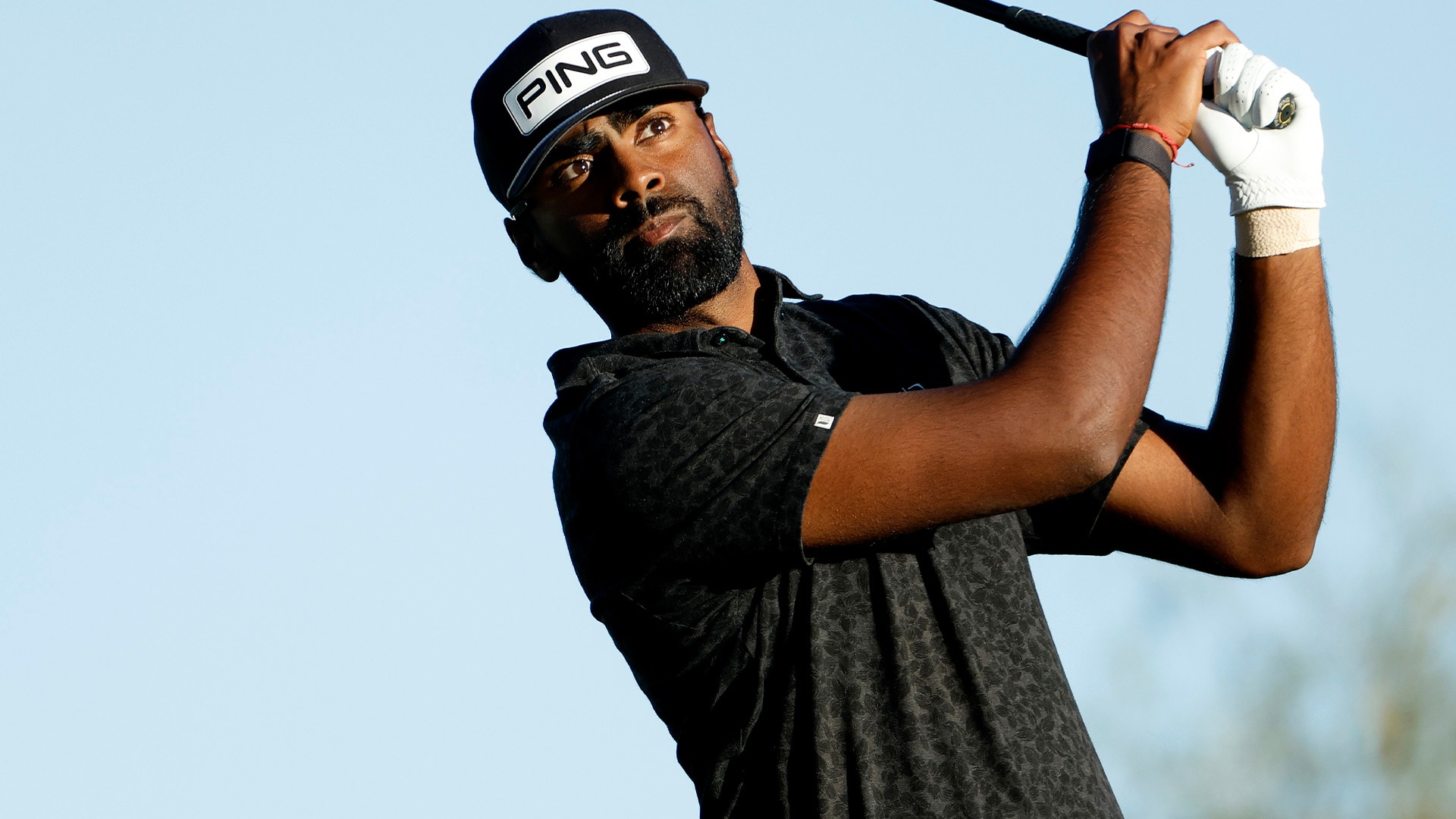 Rookie Sahith Theegala, playing on sponsor’s exemption, leads WM Phoenix Open