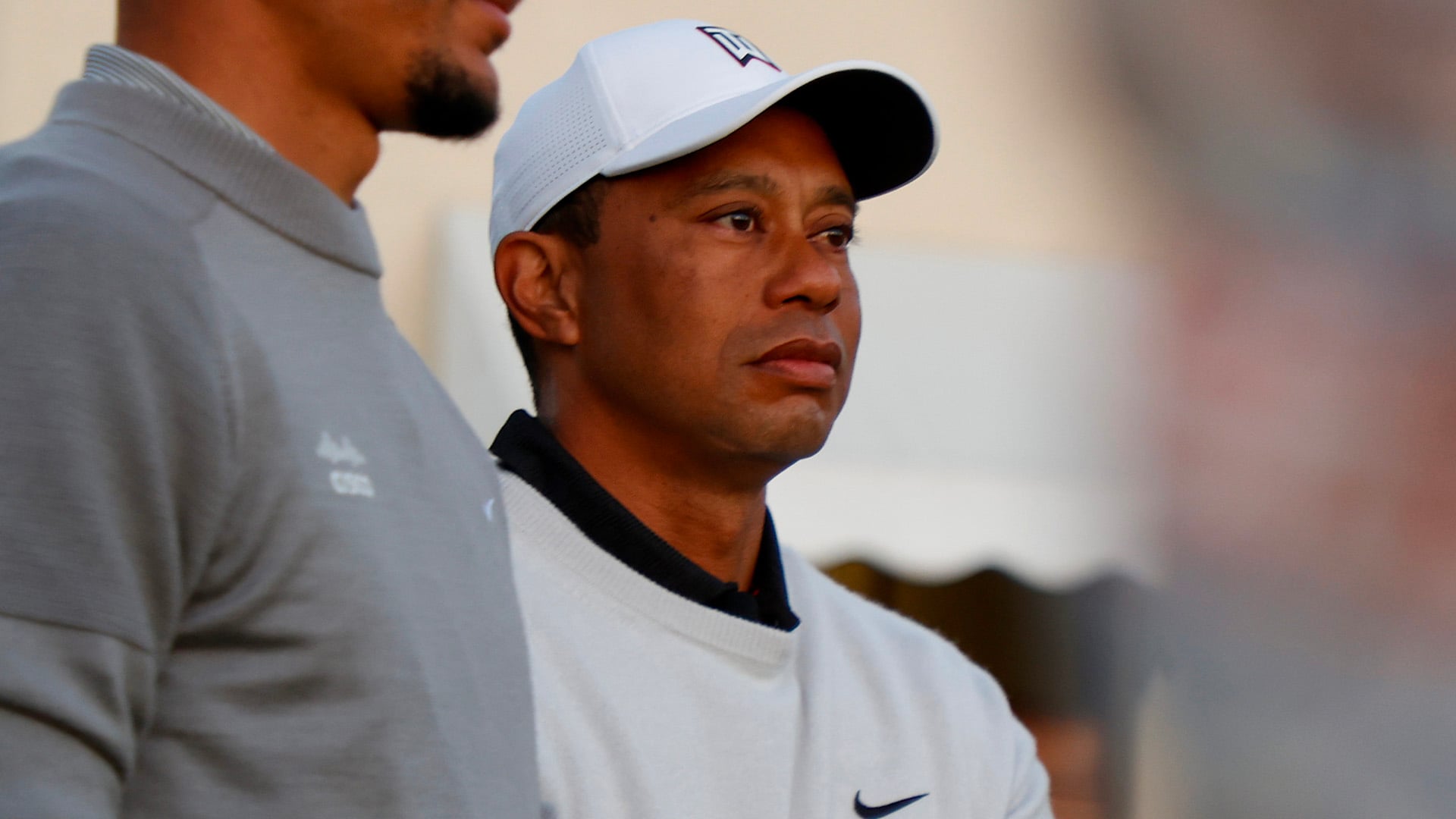 Tiger Woods again hops in CBS booth, but shows stark difference from last year