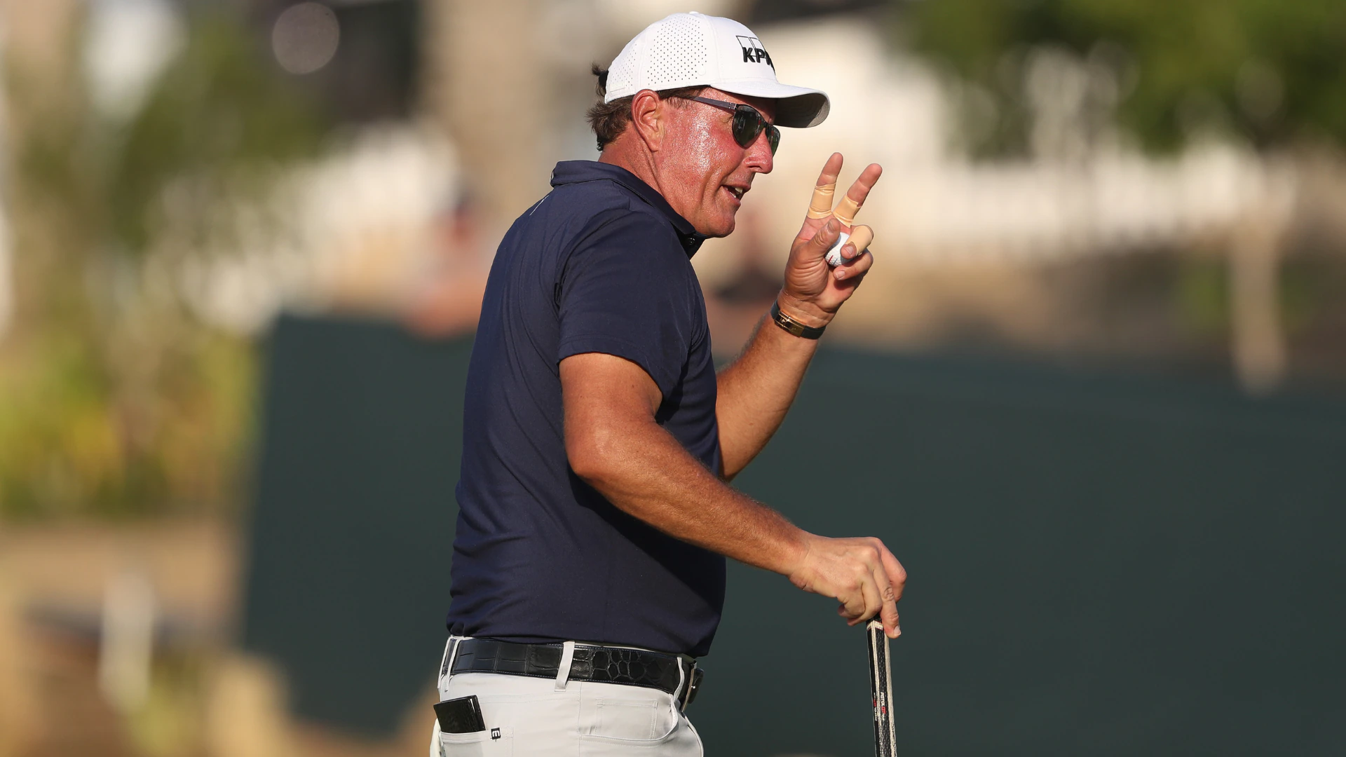 Phil Mickelson lost $40 million to gambling from 2010-2014, according to biographer
