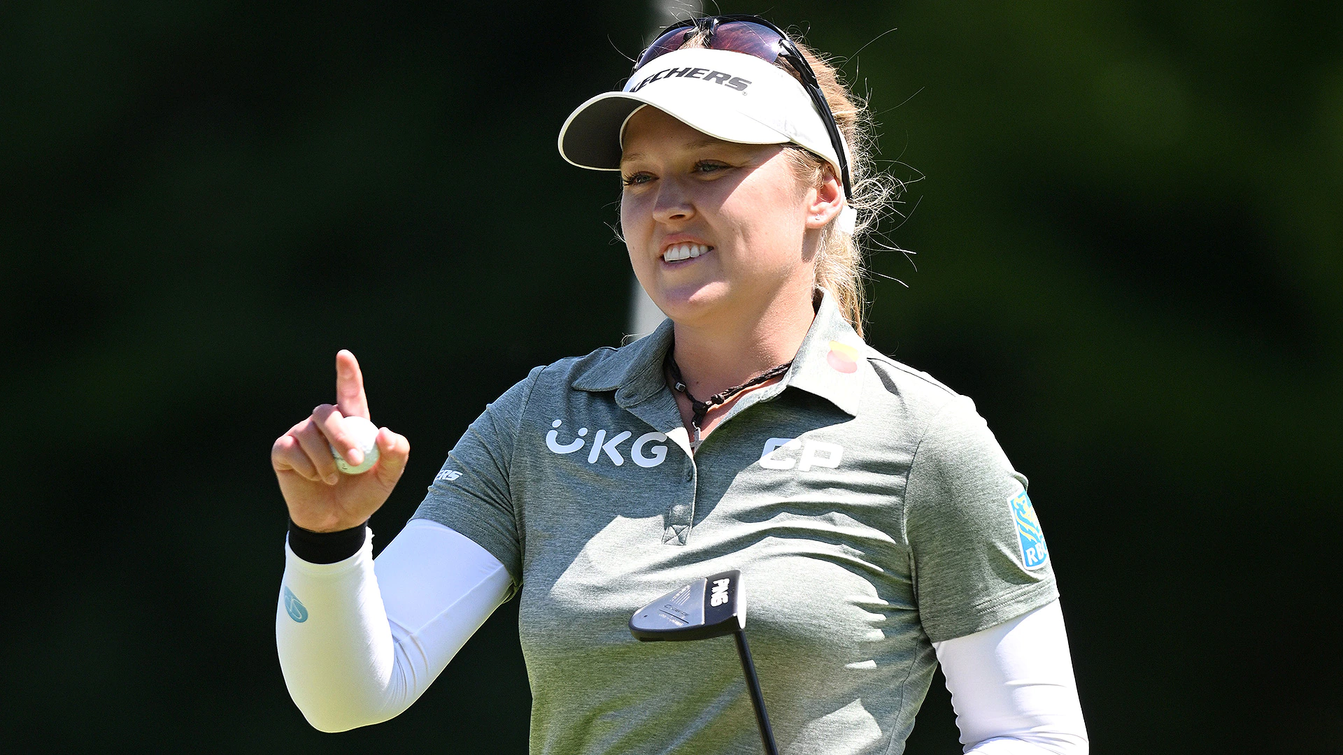 Brooke Henderson steers new putting grip to lead at 2022 Amundi Evian Championship