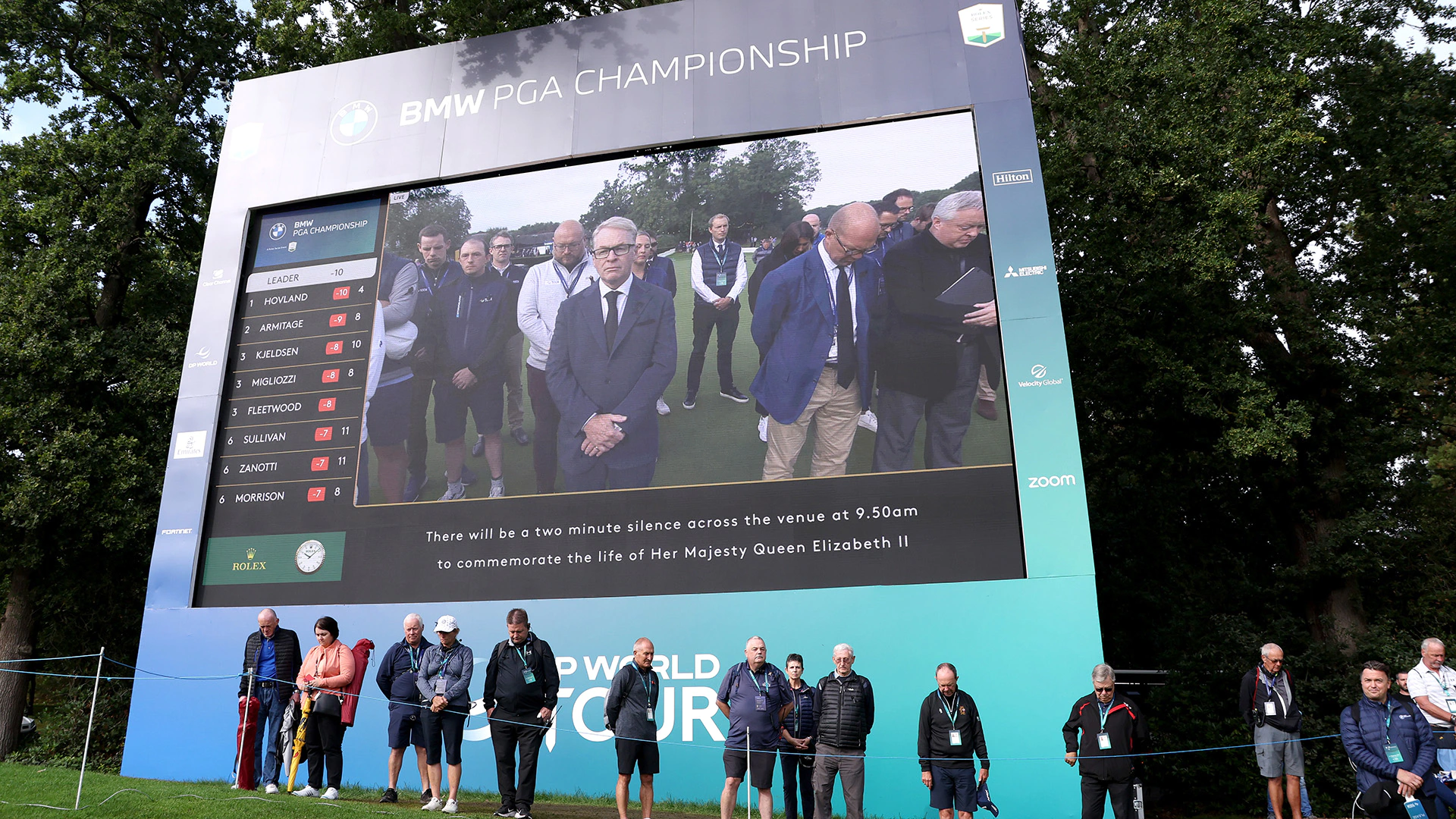 Moment of silence held for Queen Elizabeth II Saturday at BMW PGA Championship