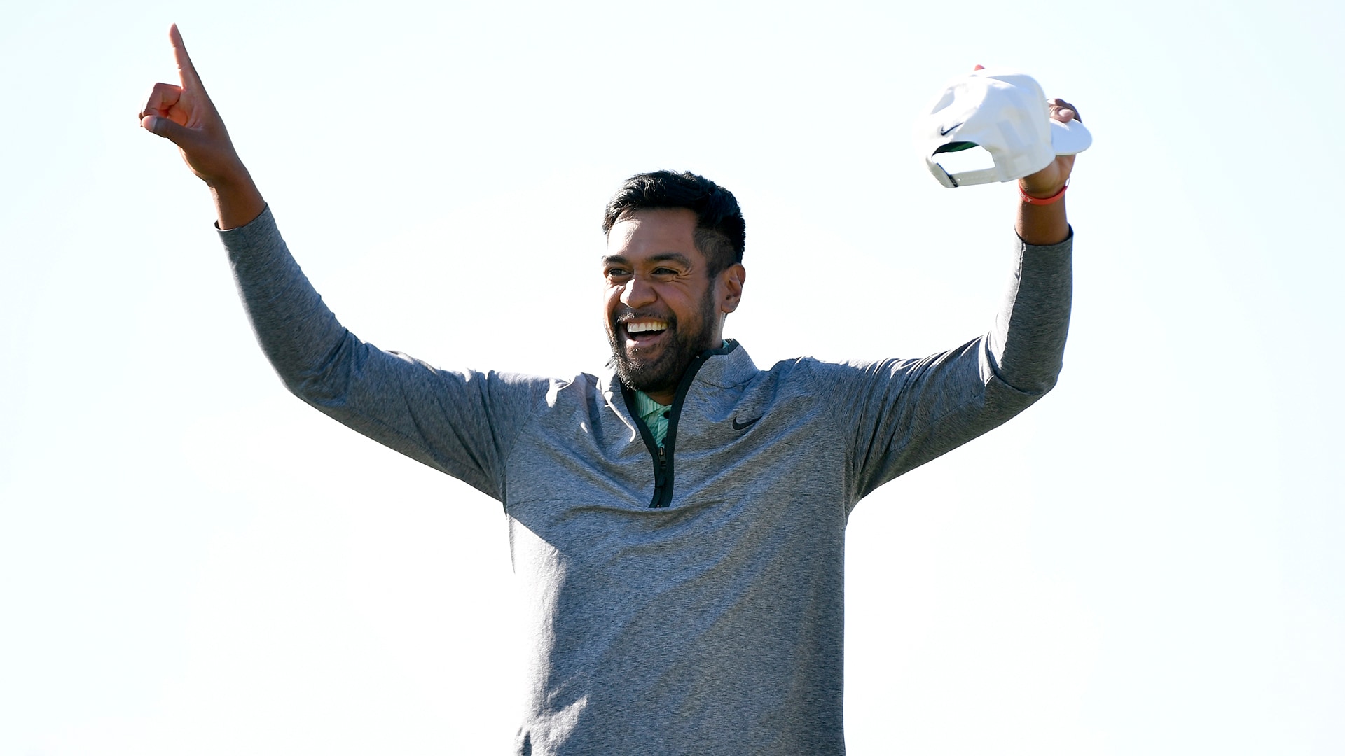 ‘Full-package’ Tony Finau drives AND putts for dough in Houston