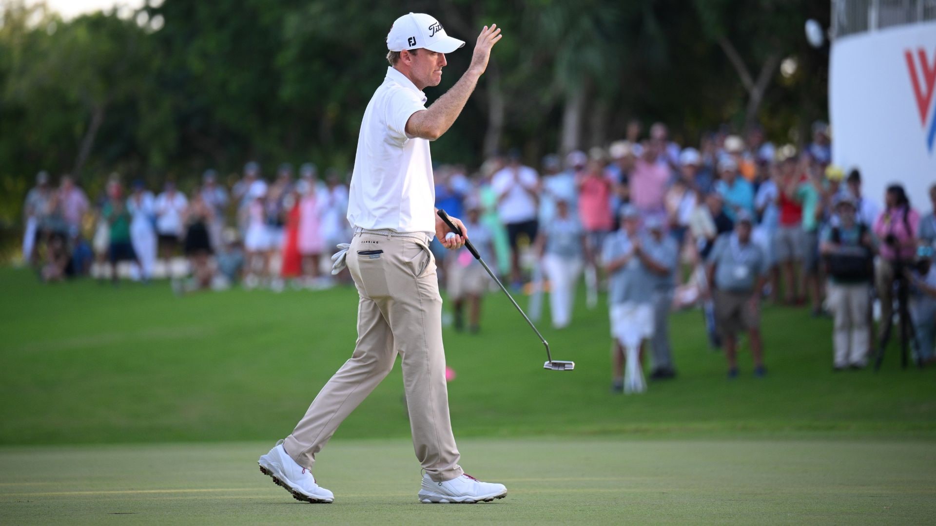 Russell Henley learns from past, finally breaks 54-hole lead woes at Mayakoba