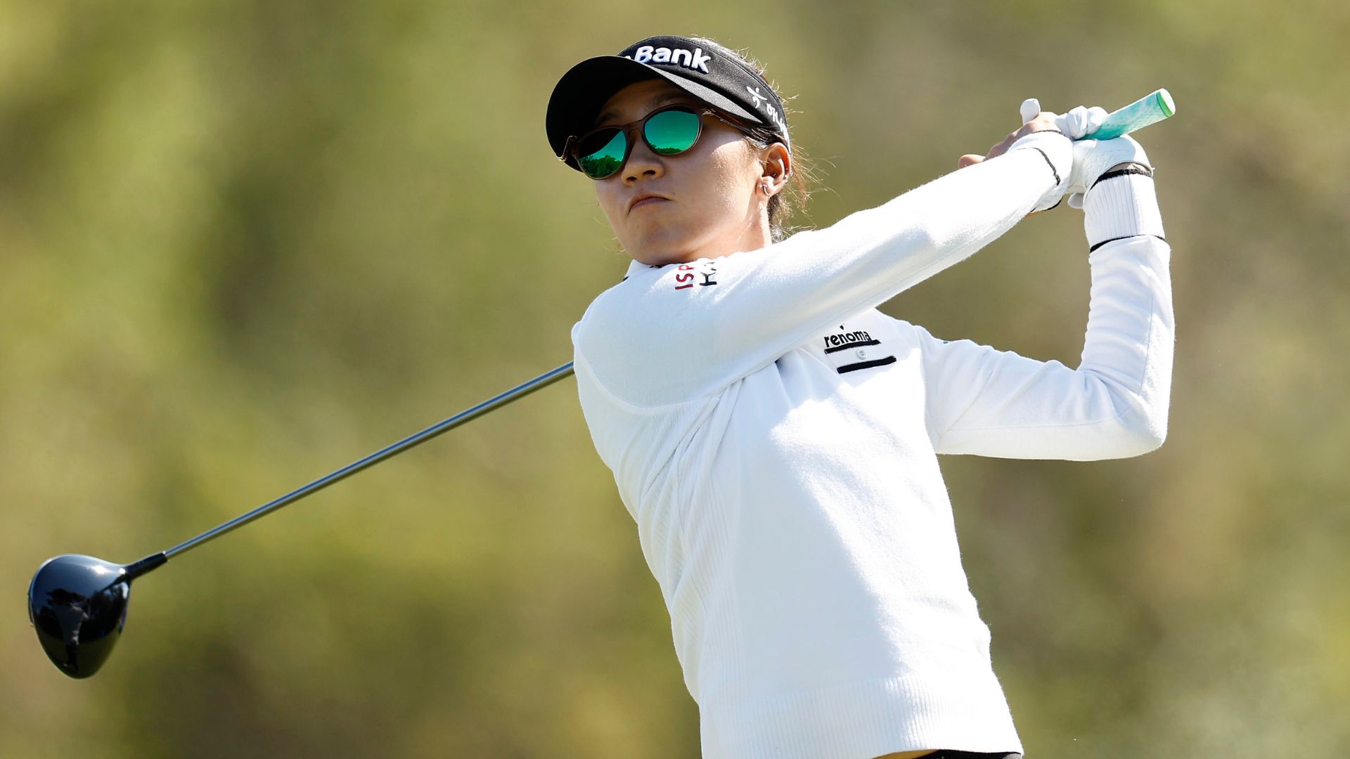 Lydia Ko opens CME Group Tour Championship by hitting tree, but leads after Day 1