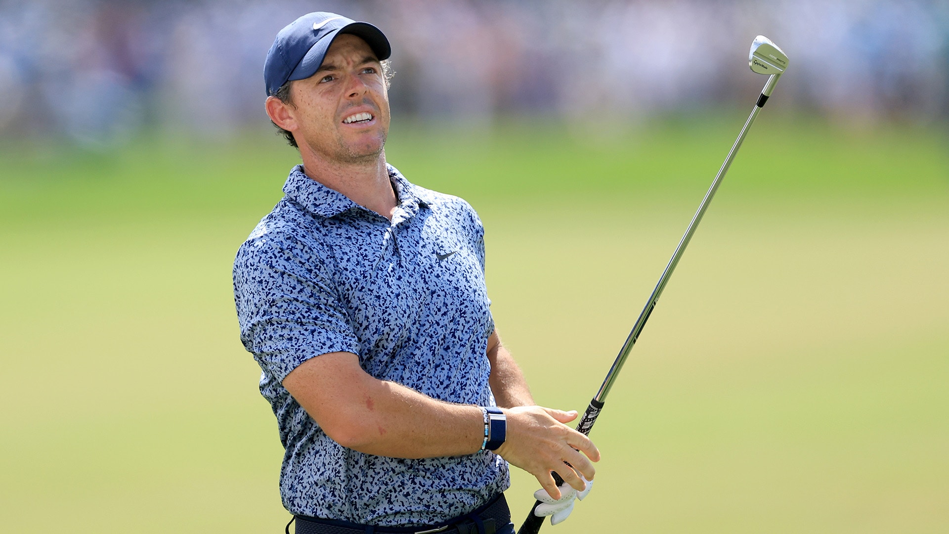 Rory McIlroy ‘rues’ aggressive tee shot Sunday after realizing he was leading