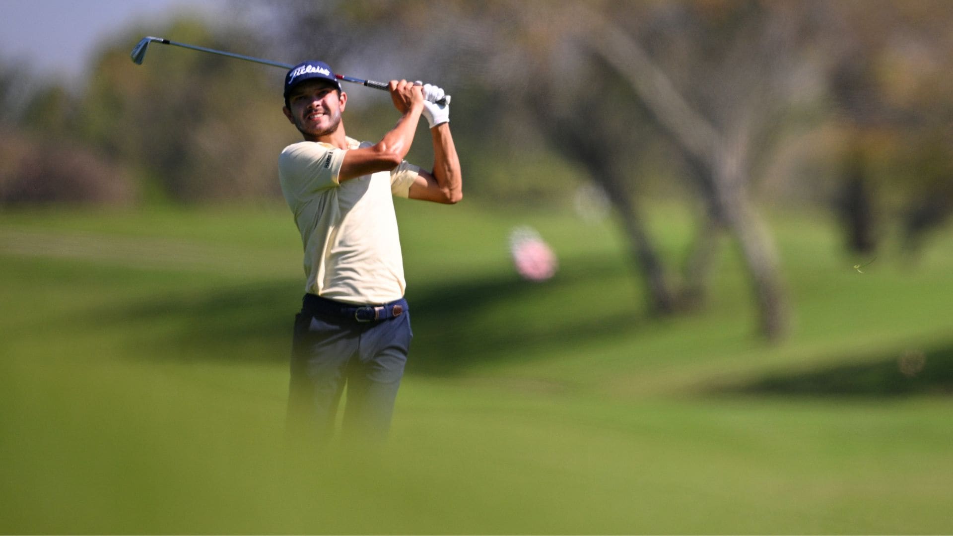 After nearly quitting golf, world No. 810 Raul Pereda fires 65, is T-2 at Mexican Open