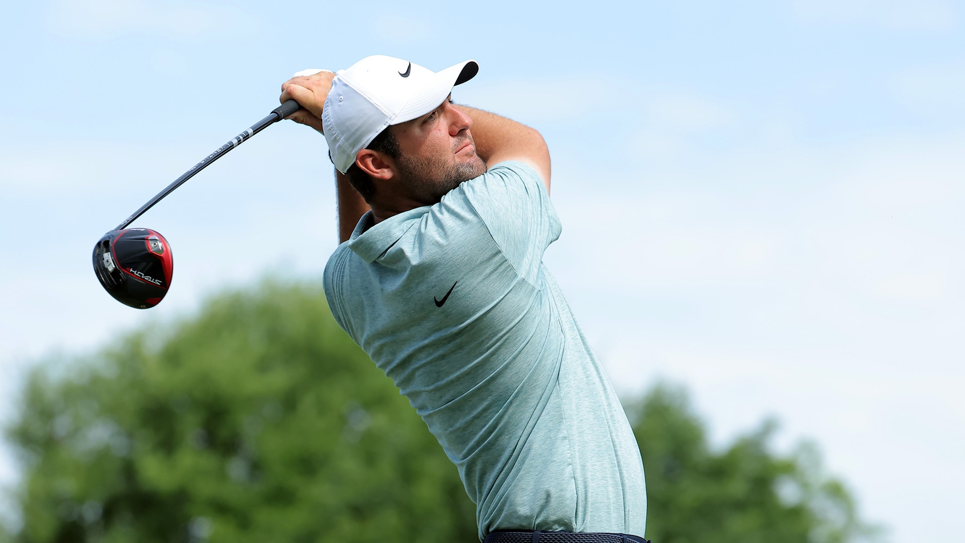 With the help of a tree, Scottie Scheffler opens with 67 at Colonial