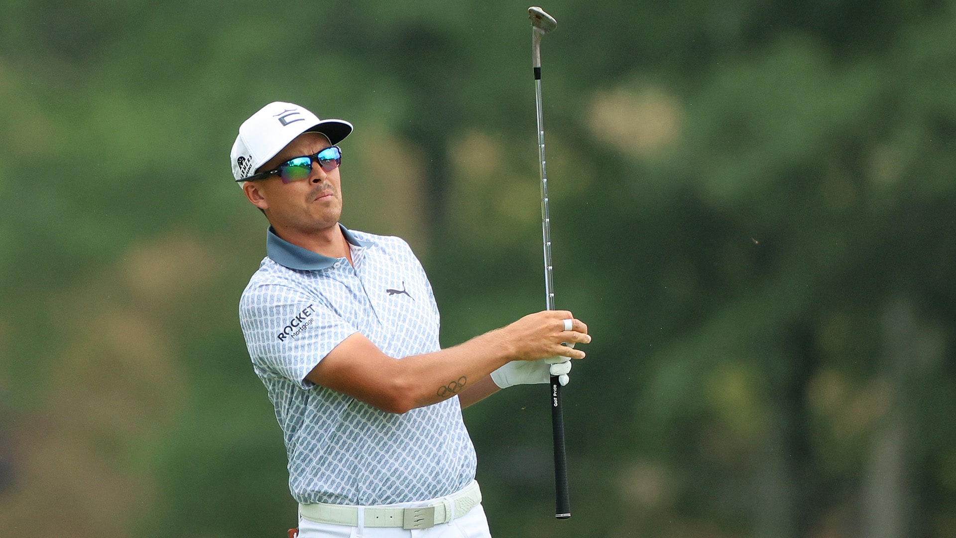 A week after a 62 at the U.S. Open, Rickie Fowler flirts with 59 at Travelers