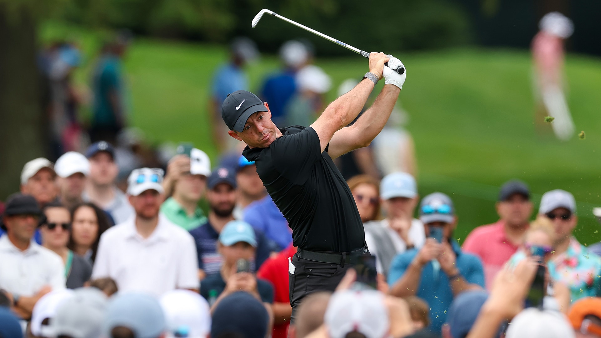 Despite scoring 4 shots worse on No. 8, Rory McIlroy fires 64 at Travelers