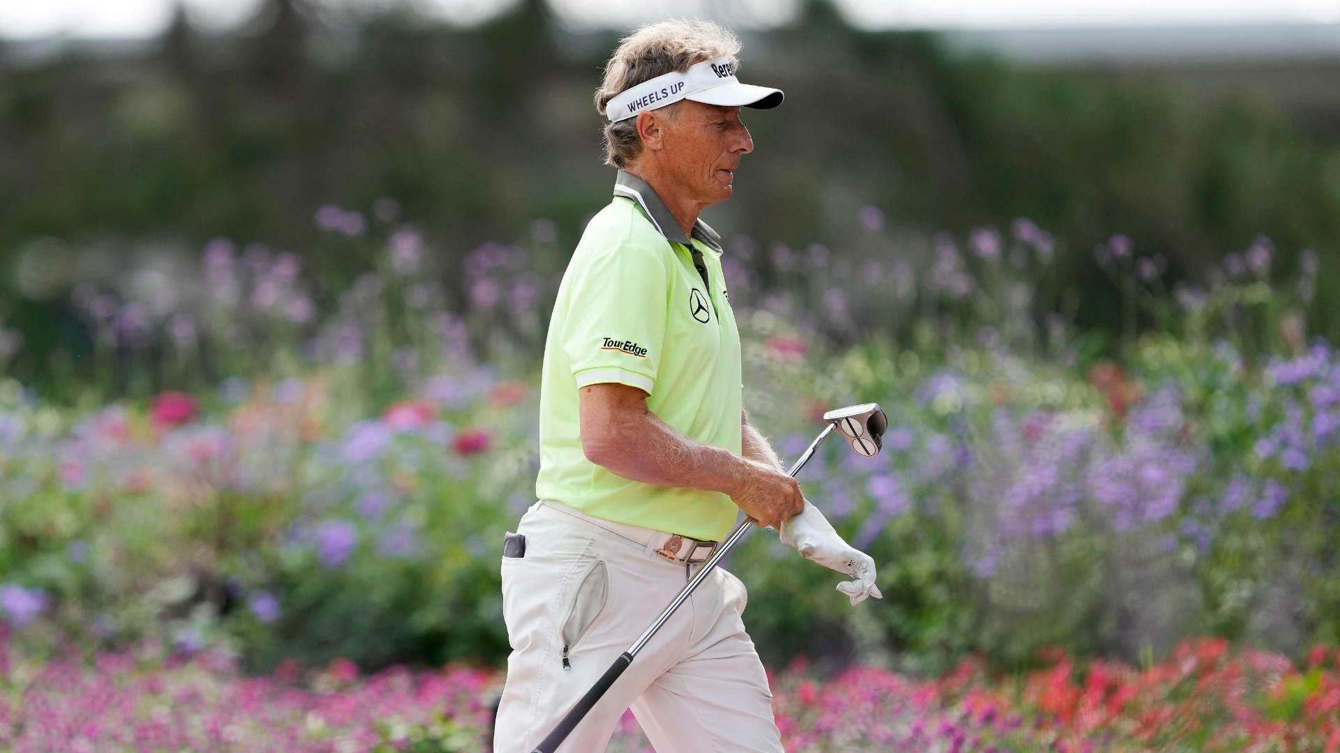 65-year-old Bernhard Langer takes 2-shot lead in the US Senior Open at SentryWorld