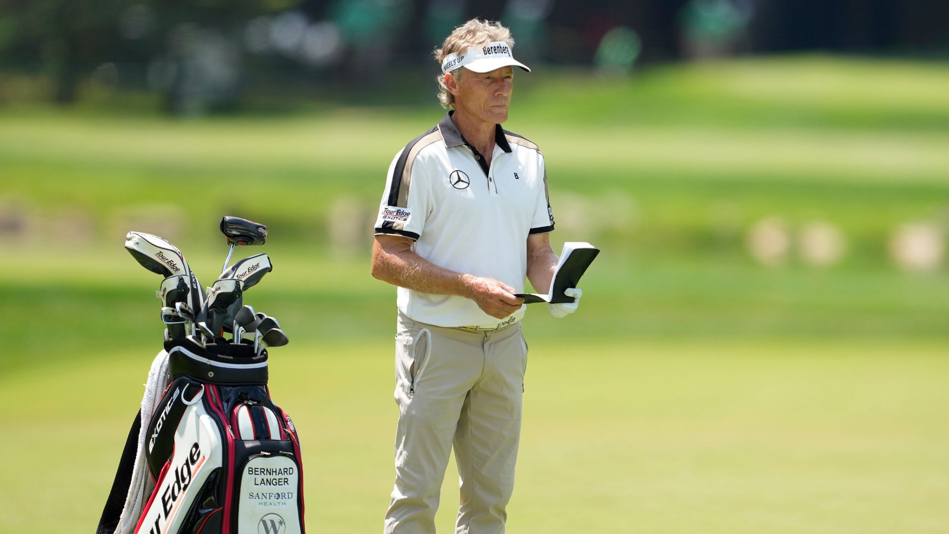 Bernhard Langer, 65, leads U.S. Senior Open halfway with records on the line
