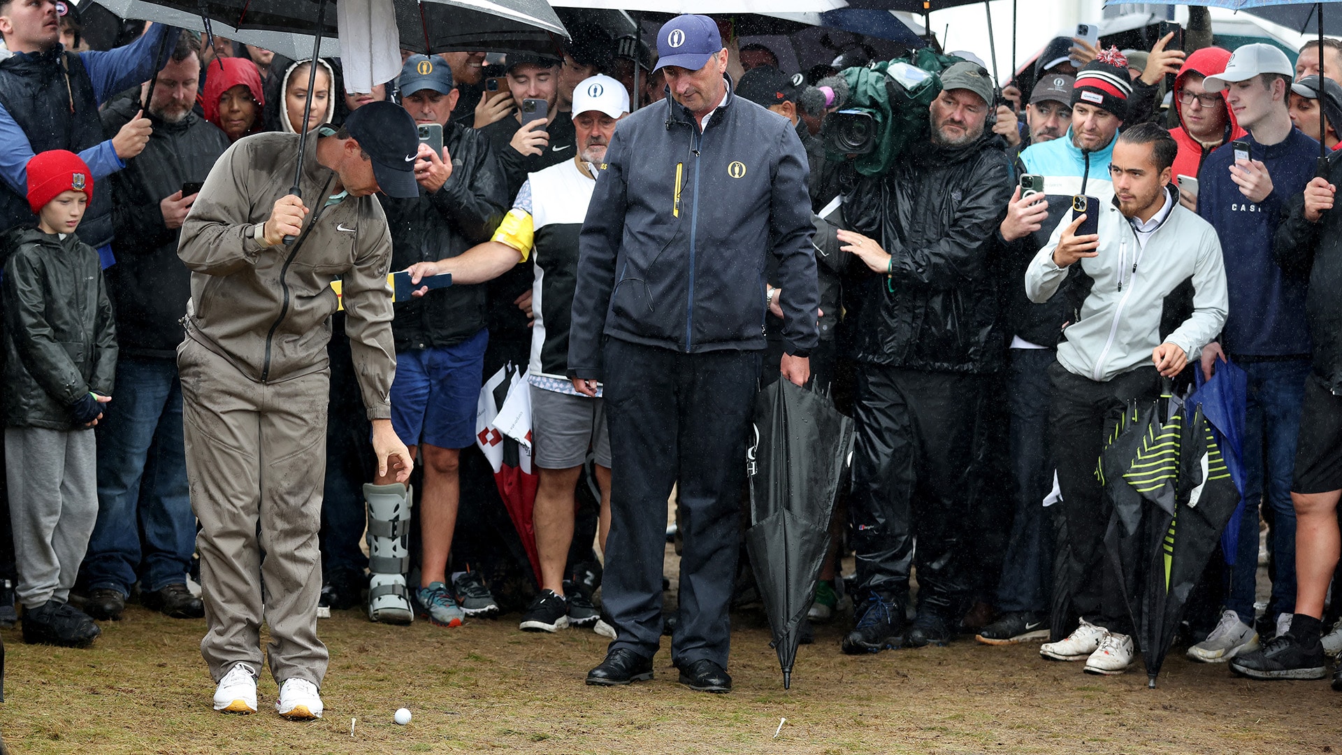 British Open 2023: Rory McIlroy gets two breaks on 2, makes par to ignite birdie run