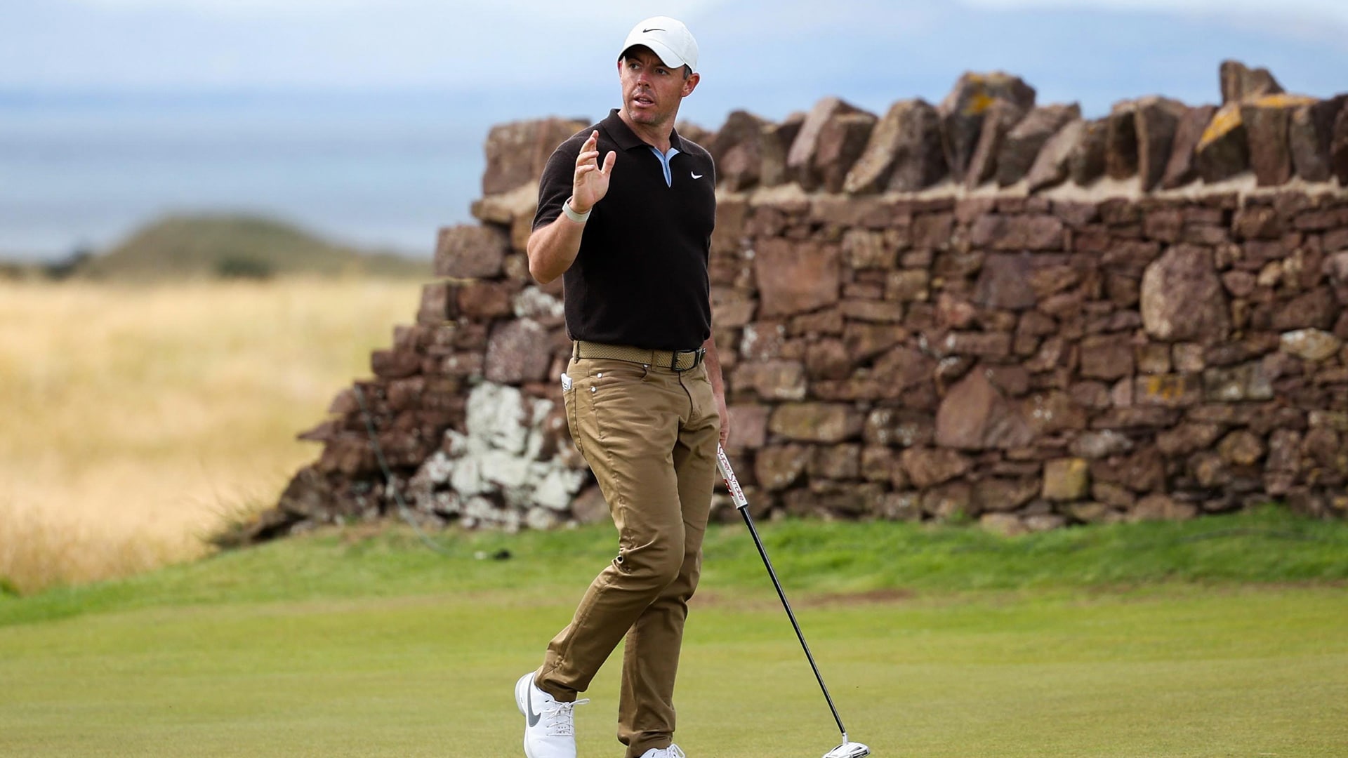 Rory McIlroy leads Tom Kim with heavy winds expected Sunday in Scotland