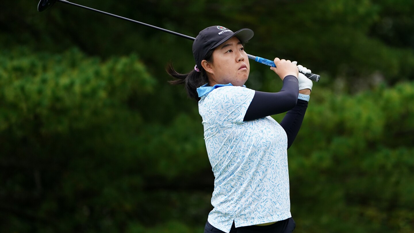 Coming off WD, Liu surprise LPGA leader in Cincy