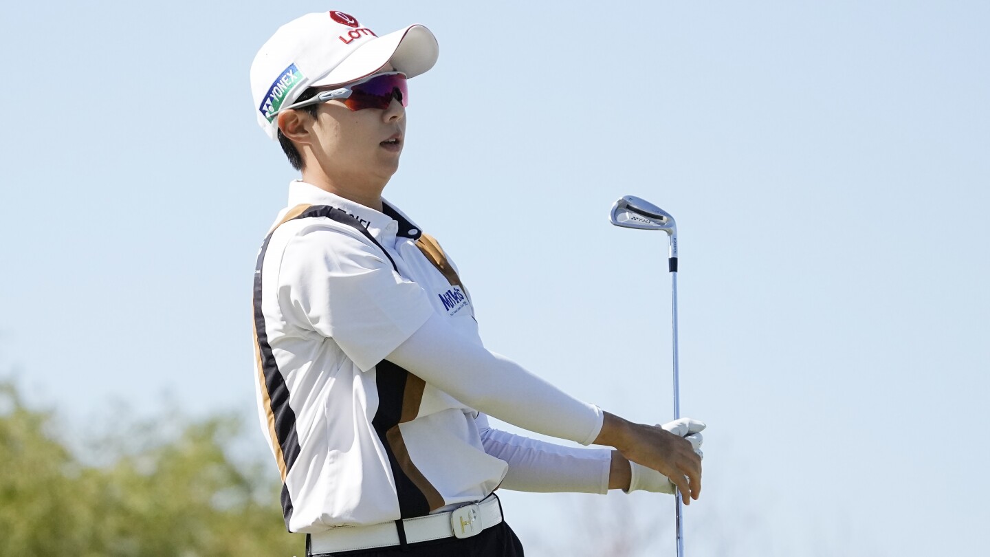 Hyo Joo Kim handles wind, builds five-shot lead at Ascendant LPGA