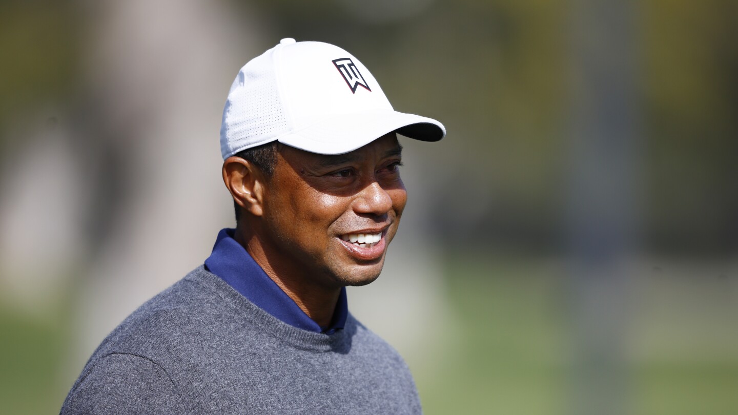 WATCH: Tiger Woods making swings at The Hay