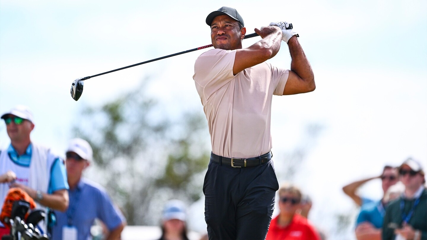 Tiger Woods at Hero World Challenge birdies No. 3 at Albany Golf Course