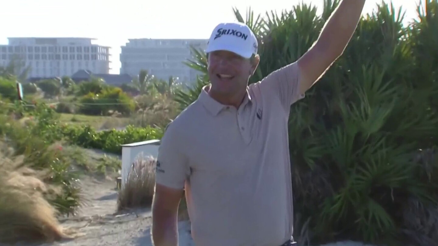 Lucas Glover drains hole in one at Hero World Challenge on Par 3 No. 17
