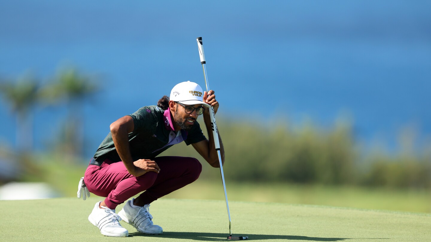 With broomstick, Bhatia a shot back at sweeping Kapalua