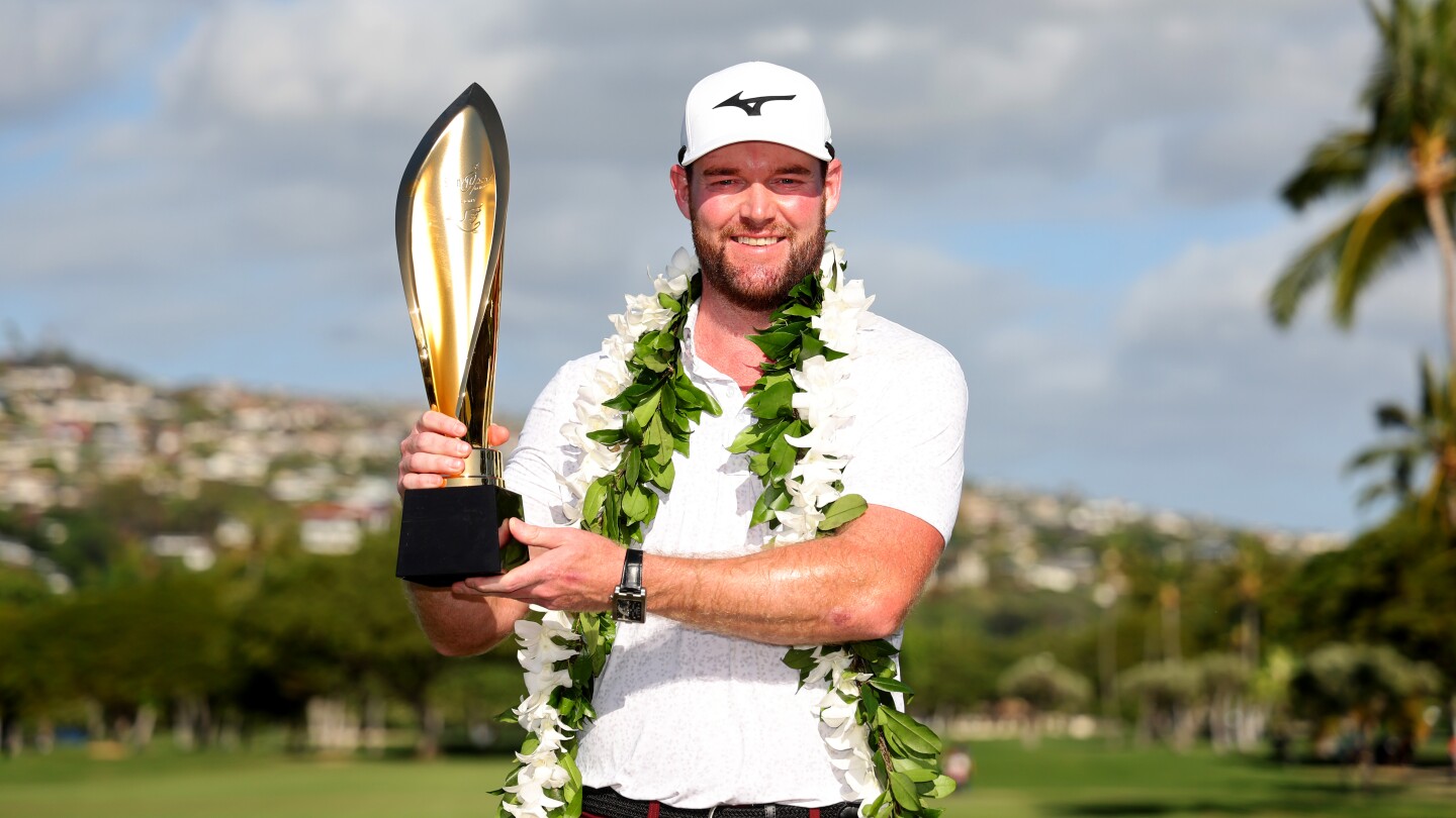 Murray drains 40-footer for thrilling playoff win