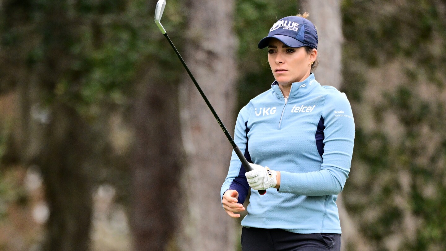 After honeymoon safari, Lopez two off lead at LPGA season opener