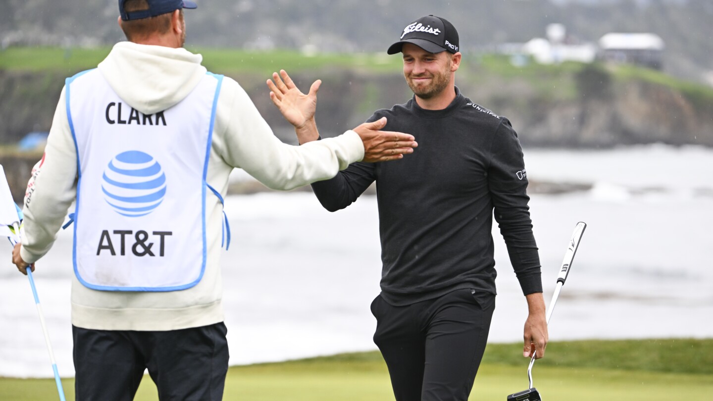 Clark scares 59 as weather threatens at Pebble Beach