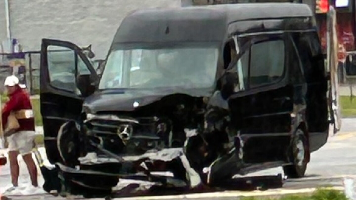 S. Carolina’s top player breaks elbow as team van crashes hours after tourney