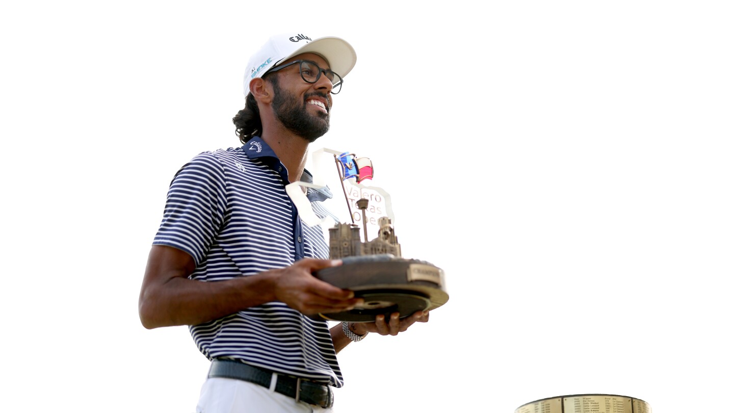 Akshay Bhatia overcomes furious rally, separated shoulder to win Texas Open and earn Masters trip