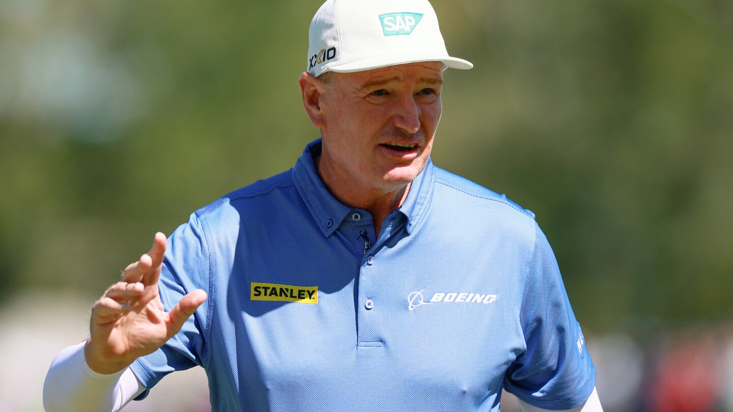 Ernie Els, Greg Chalmers share lead entering final round at Senior PGA Championship