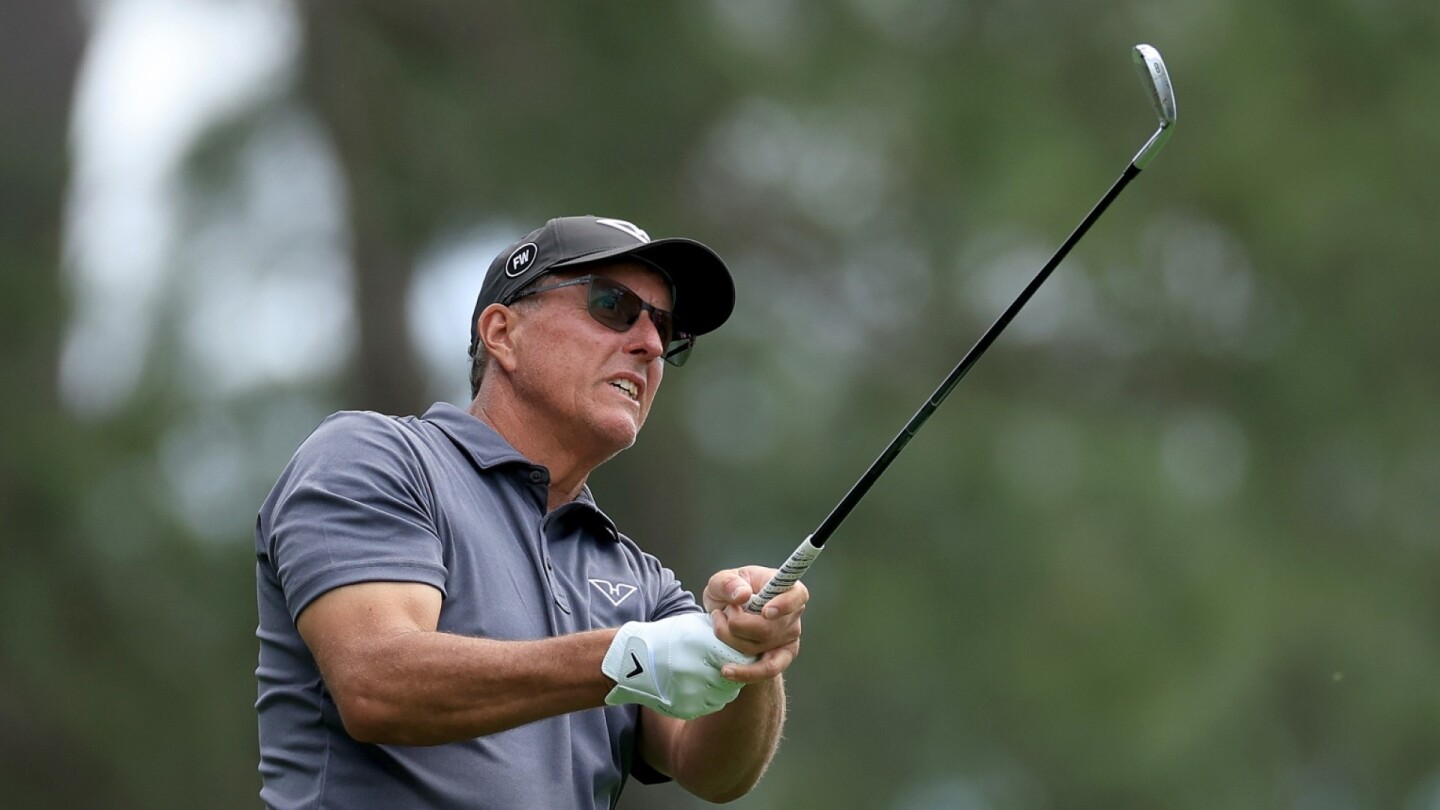 Roundtable: Phil Mickelson threat, Talor Gooch PGA invite, Spieth, Hovland