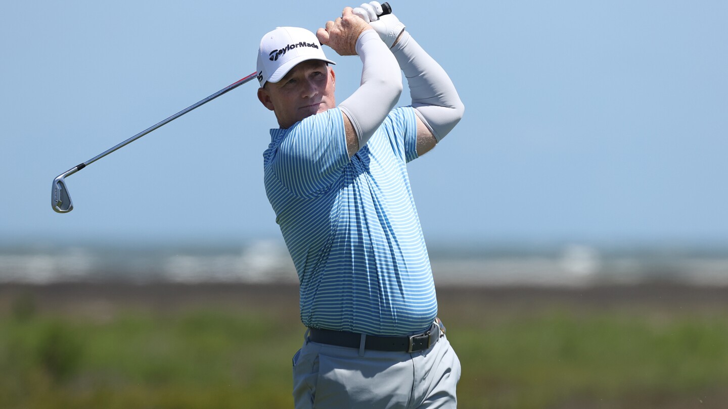 Club pro accomplishes insane hole-in-one feat at U.S. Senior Open