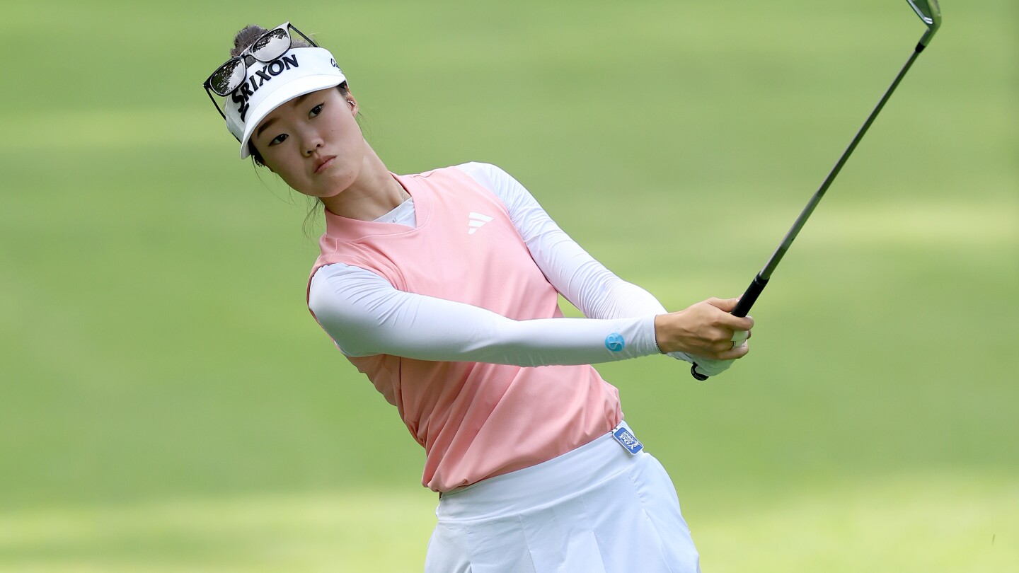 Grace Kim’s ace carries her team to share of five-way lead in Dow Championship