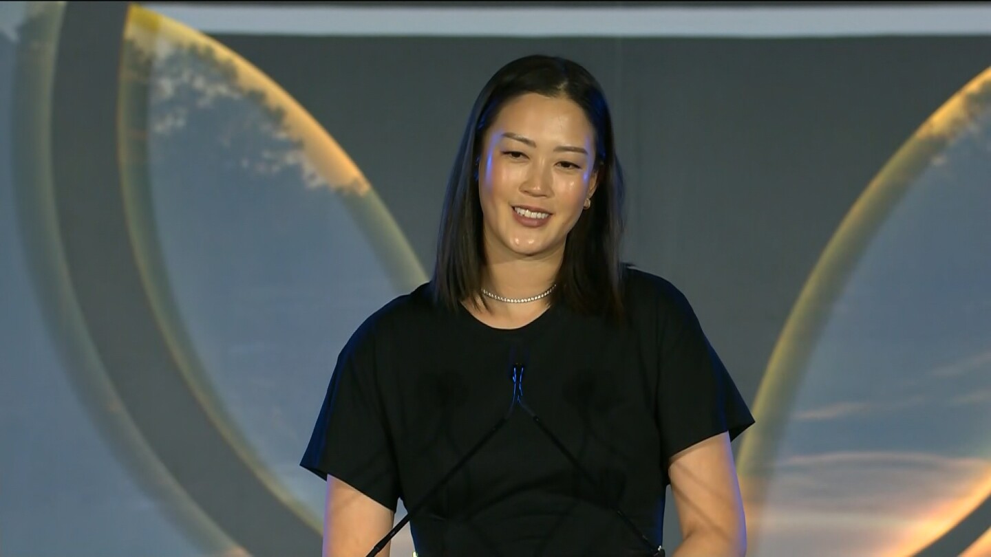 Michelle Wie West introduces LPGA founders at World Golf Hall of Fame