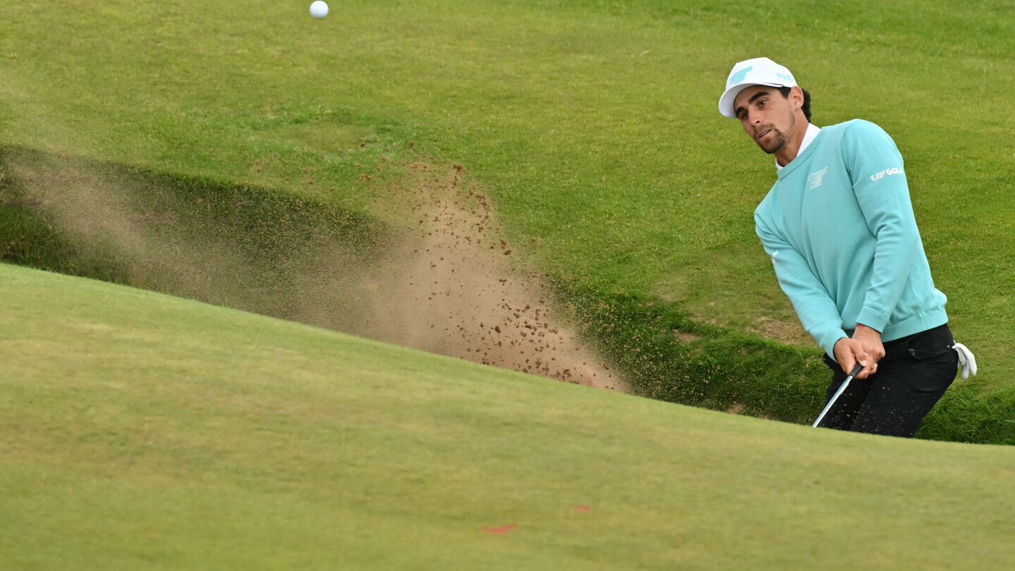 Joaquin Niemann finds 3 different bunkers, cards big score at Troon’s Postage Stamp