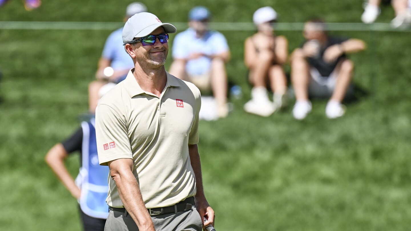 Adam Scott builds three-shot lead at BMW with eye on Tour Championship